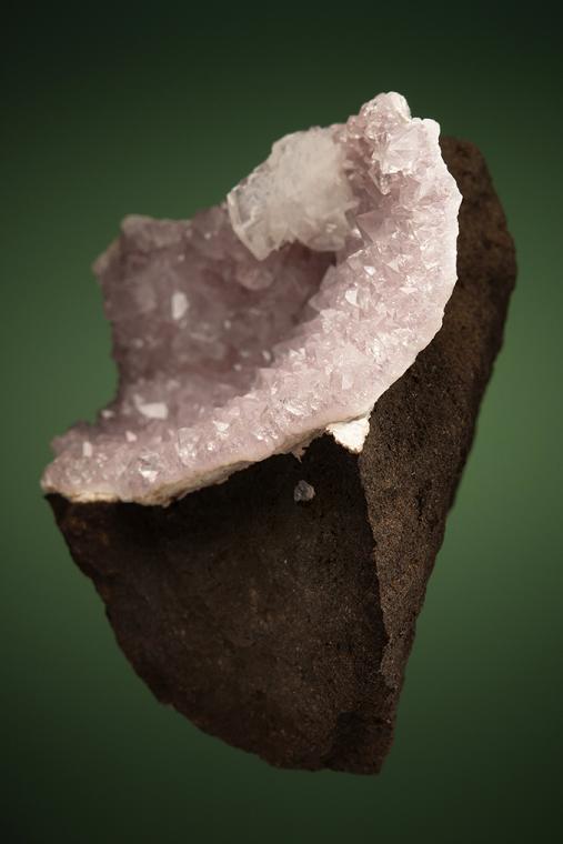 YUGAWARALITE on QUARTZ var. Amethyst