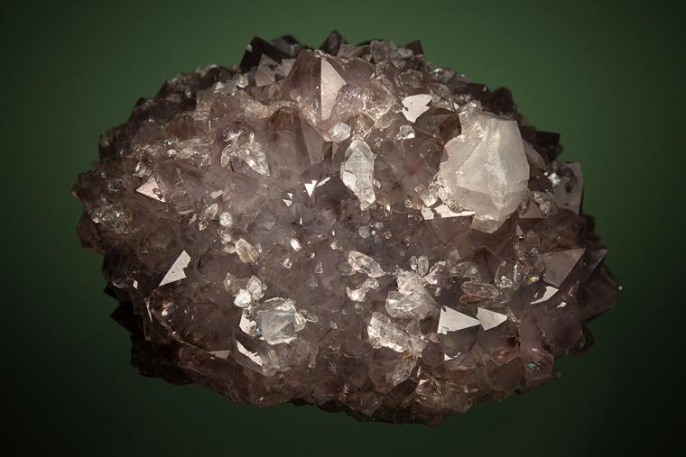 FLUORAPOPHYLLITE-(K) on QUARTZ var. Amethyst