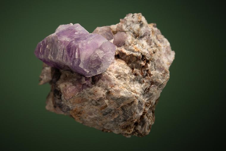 CORUNDUM var. Sapphire