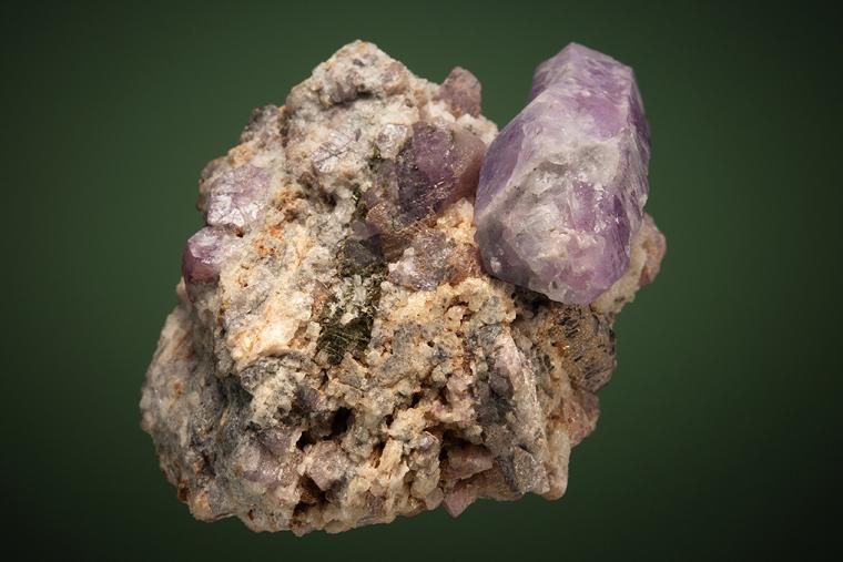 CORUNDUM var. Sapphire