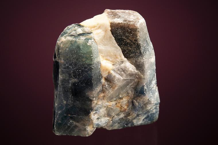 CORUNDUM var. Sapphire