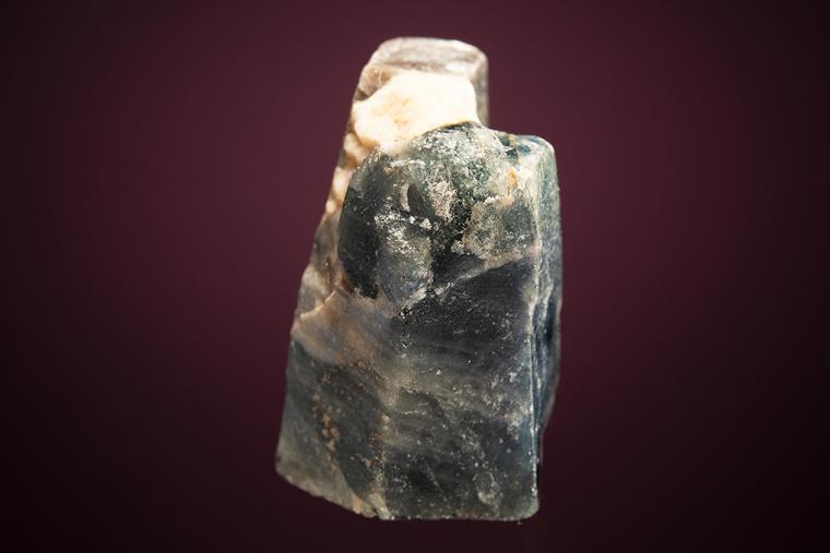 CORUNDUM var. Sapphire