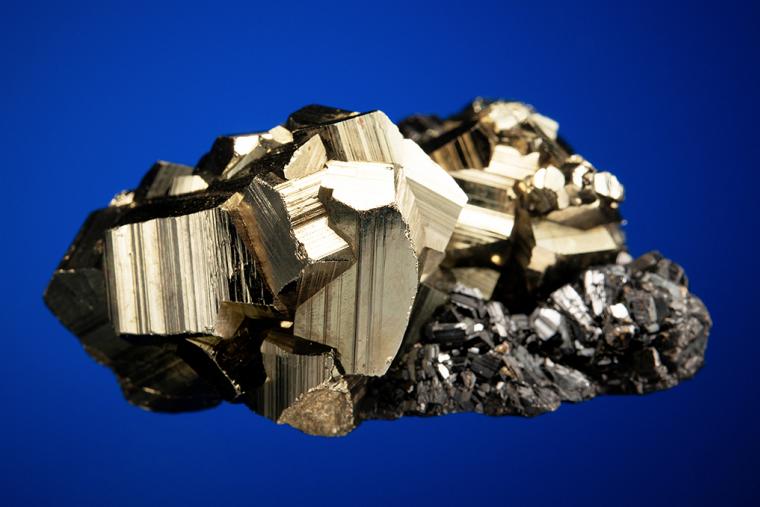 PYRITE ON SPHALERITE