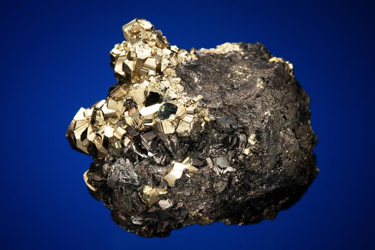 PYRITE ON SPHALERITE