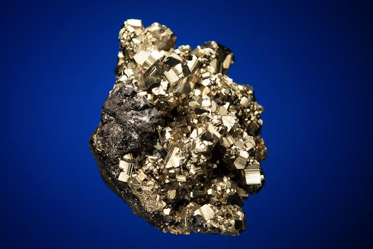 PYRITE ON SPHALERITE