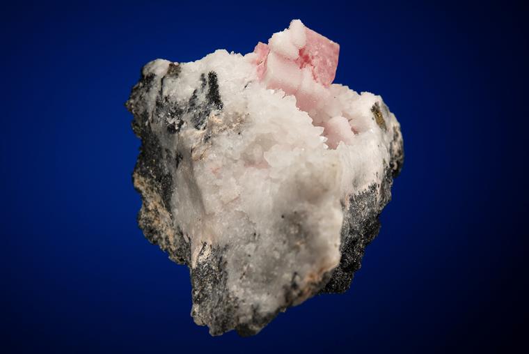 RHODOCHROSITE on QUARTZ