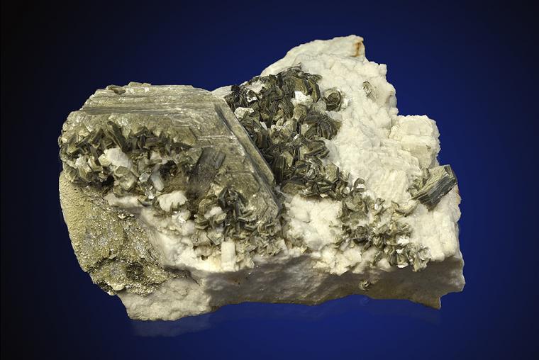 MUSCOVITE on ALBITE