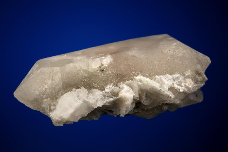 TITANITE and ALLANITE-(Ce) with CALCITE on QUARTZ