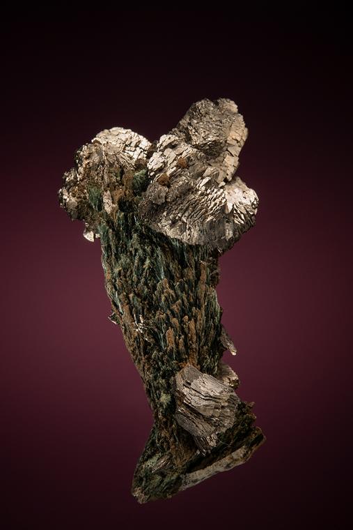 ARSENOPYRITE with ILVAITE on HEDENBERGITE