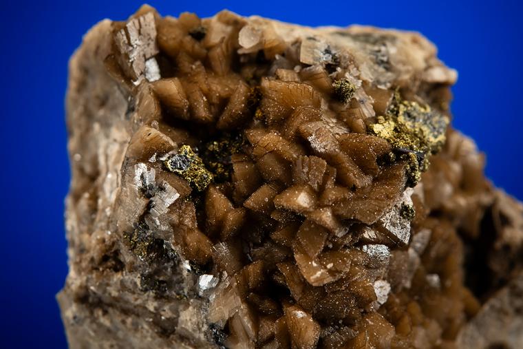 PYRARGYRITE on CHALCOPYRITE and SIDERITE