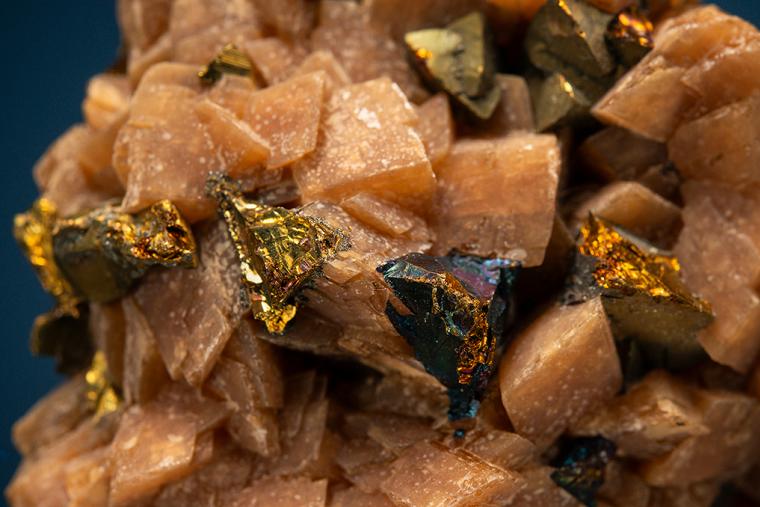 CHALCOPYRITE on SIDERITE