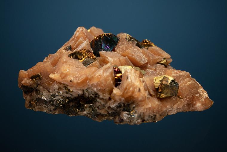 CHALCOPYRITE on SIDERITE