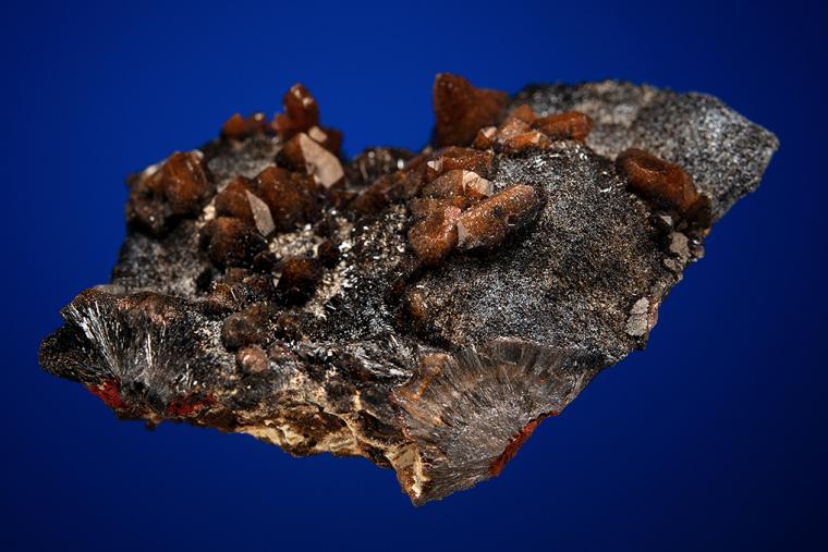 QUARTZ var. Onegite on GOETHITE