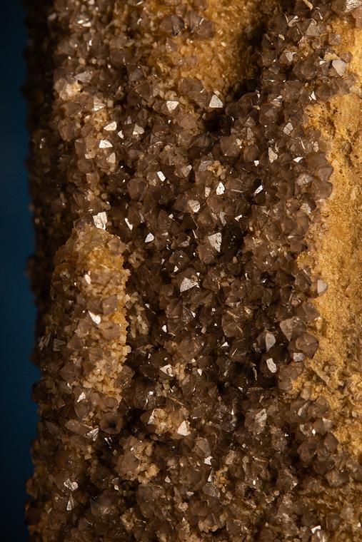 SCHEELITE on QUARTZ