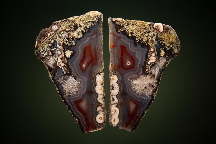 QUARTZ var. Agate