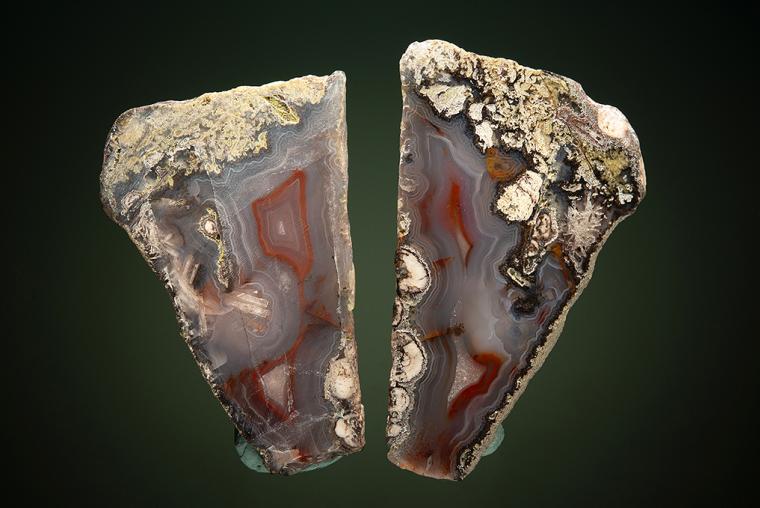 QUARTZ var. Agate