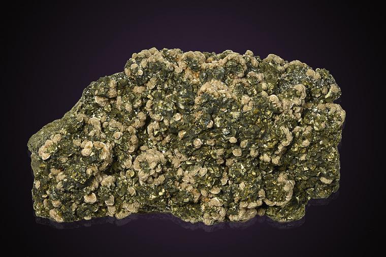 RHODOCHROSITE on CHALCOPYRITE