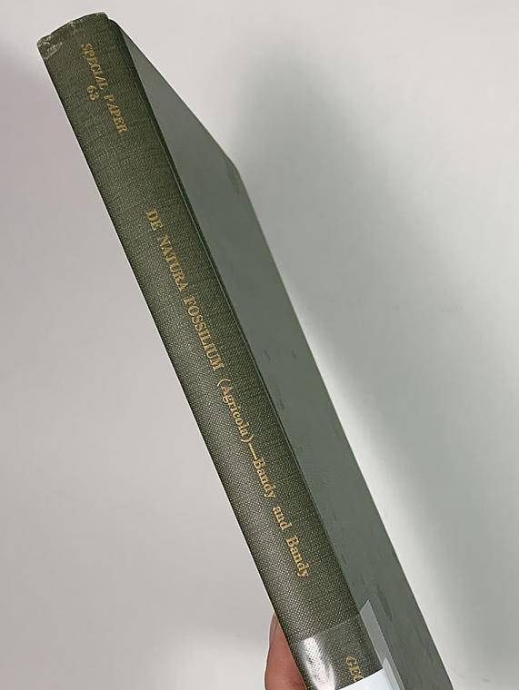 De Natura Fossilium (Textbook of Mineralogy) by Georgius